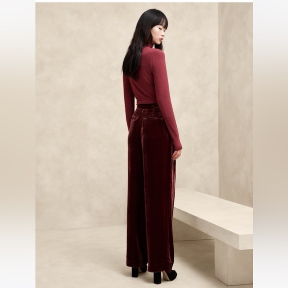 BANANA REPUBLIC Velvet Pants in Burgundy, Size 14 - Picture 4 of 7